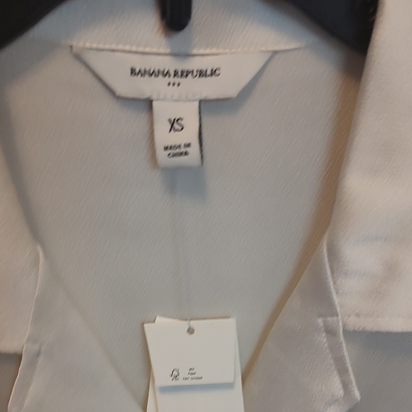 Banana Republic Cream Satin Button-Down Shirt - Picture 3 of 4